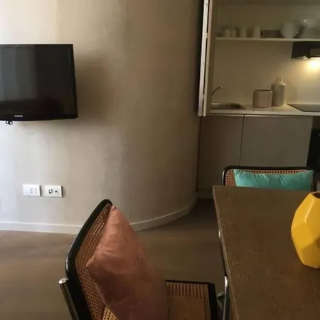 Lägenhet New 2 Bedrooms Apartment With Ac In Duomo Designed By Caccia